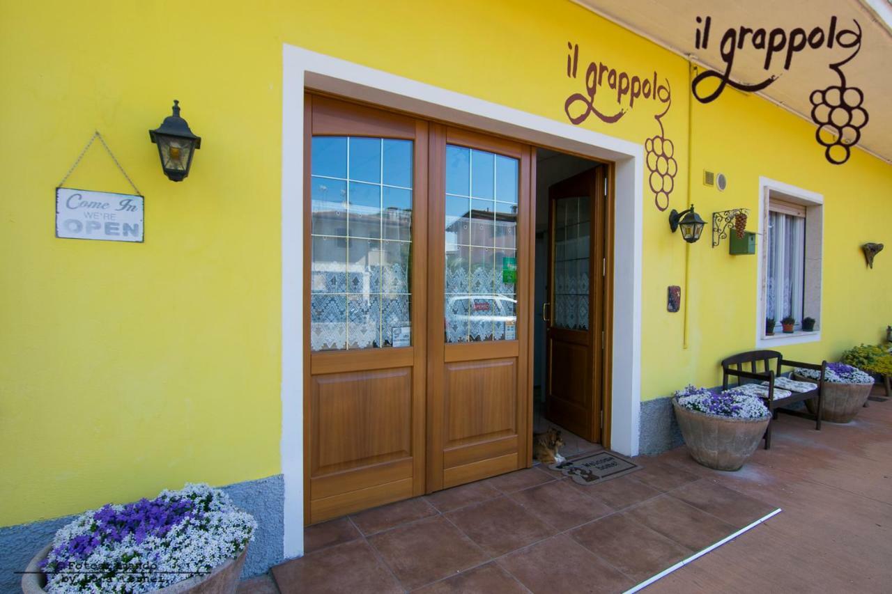 B&B Il Grappolo Foresteria Lombarda 시르미오네 외부 사진
