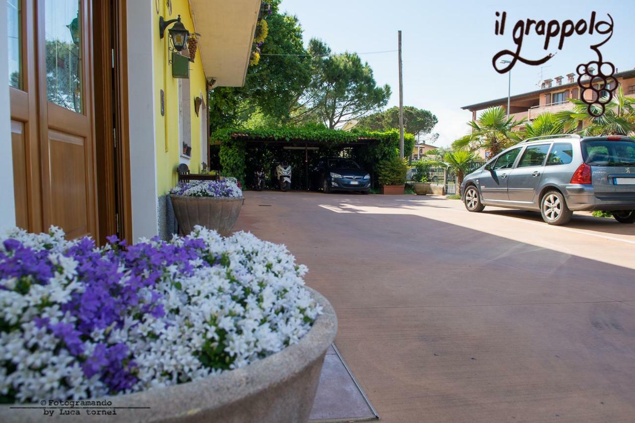 B&B Il Grappolo Foresteria Lombarda 시르미오네 외부 사진