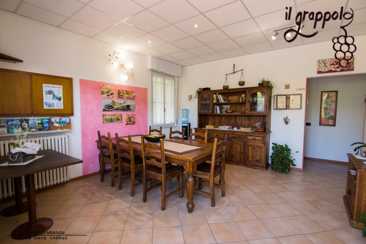 B&B Il Grappolo Foresteria Lombarda 시르미오네 외부 사진